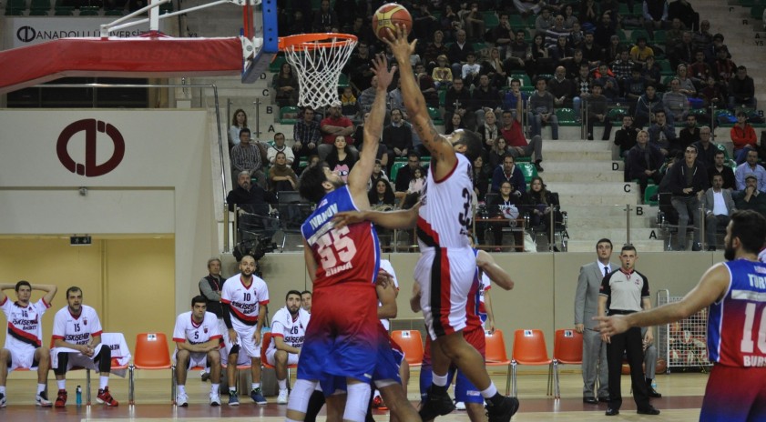 Eskişehir Basket evinde ilk kez kaybetti 