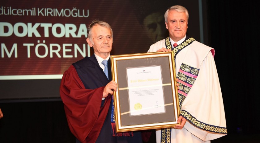 Anadolu Üniversitesi’nden, Kırım Tatarları’nın milli liderine “Fahri Doktora” unvanı