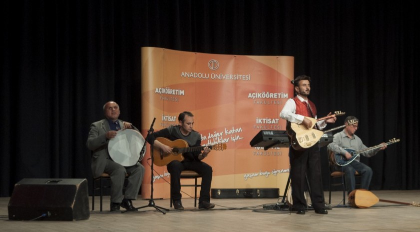 Anadolu’da görme engelli müzisyenlerden “Halk Konseri”
