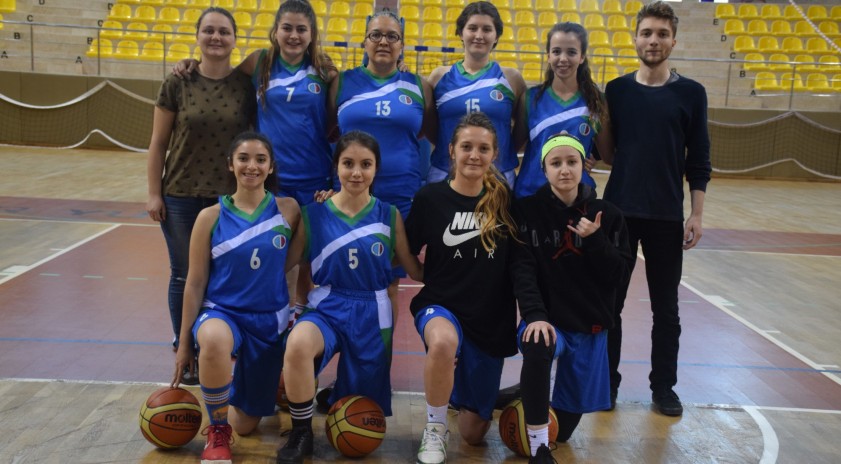 Kadınlar basketbolda Eğitim Fakültesi üçüncü oldu