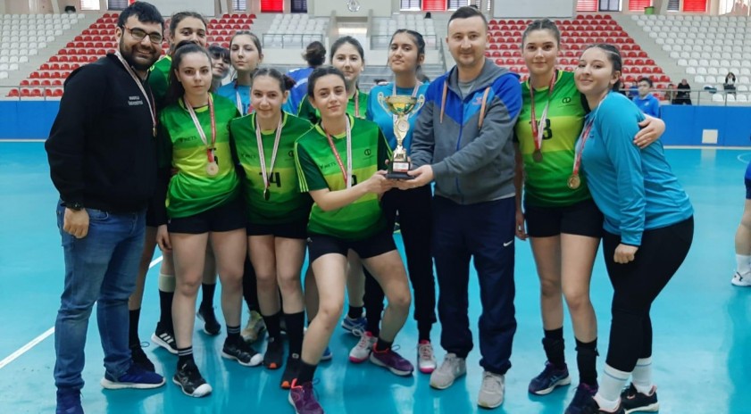 Anadolu Üniversitesi Yıldız Kadınlar Hentbol Takımı Türkiye finallerinde!