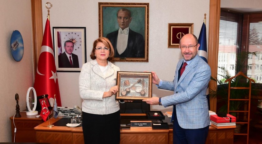 Azerbaycan Büyükelçiliği Eğitim Müşaviri Doç. Dr. Nesibova’dan Rektör Erdal’a ziyaret