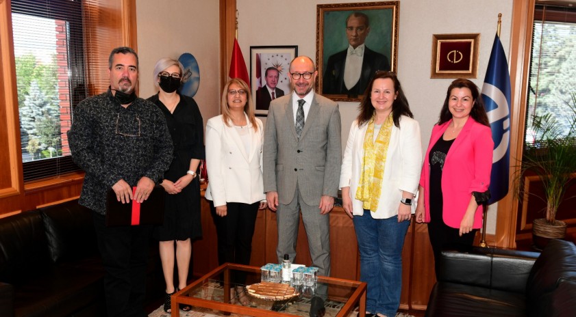 Türkiye Yeminli Çevirmenlik Federasyonu’ndan, Rektör Erdal’a ziyaret
