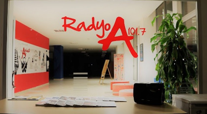 Eskişehir Başarı Ödülleri’nden Radyo A’ya “En İyi Radyo Programcısı Ödülü”