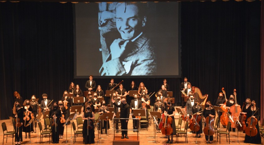 Anadolu Üniversitesi Gençlik Senfoni Orkestrası Atatürk’ü andı