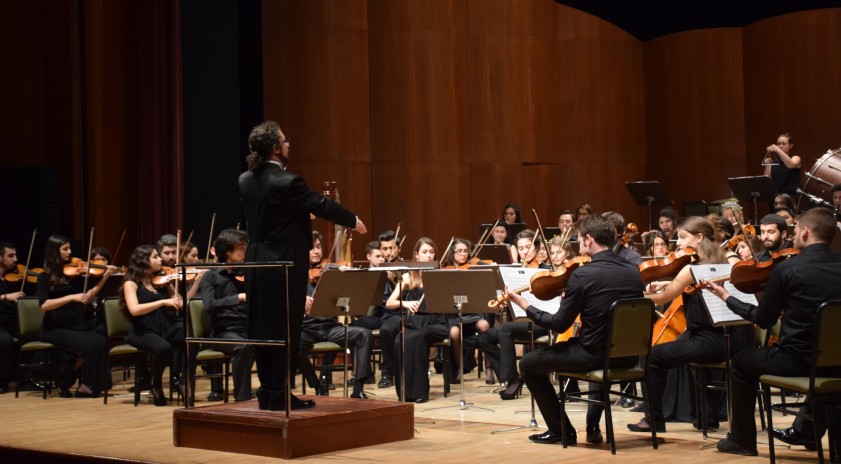 AÜDK Öğrenci Orkestrası dinleyicileri büyüledi