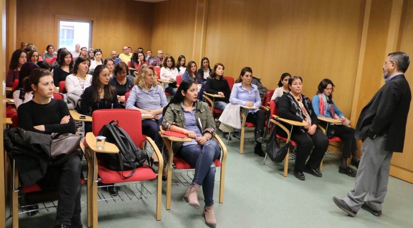 Anadolu Üniversitesi personeline sekretarya eğitimi