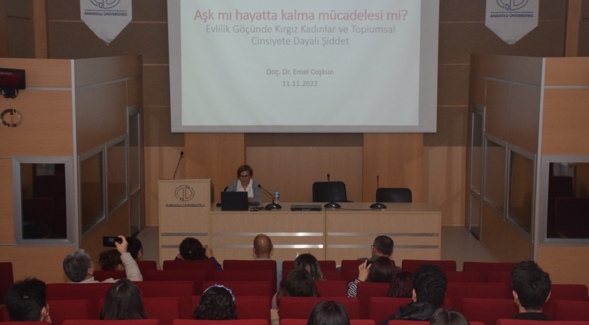 Edebiyat Fakültesinden “Türkiye’de Göçmen Kadınlar ve Toplumsal Cinsiyete Dayalı Şiddet” konferansı