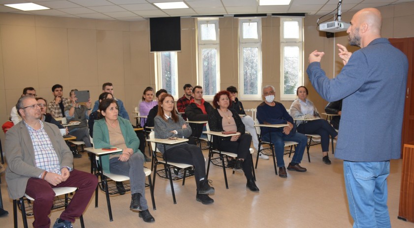 Engelliler Entegre Yüksekokulunda “Geçmişten Günümüze Türkiye Sağırlar Milli Federasyonu” semineri gerçekleştirildi