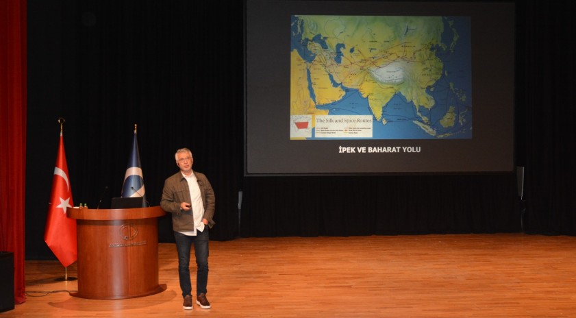 Şef Başaran, Türk Mutfağı Haftası kapsamında öğrencilerle buluştu