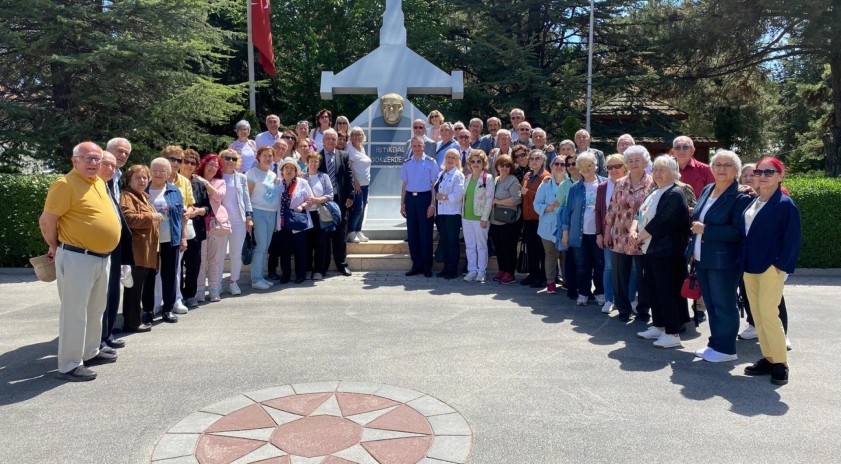 Tazelenme Üniversitesi öğrencileri Eskişehir 1’inci Hava İkmal Bakım Merkezi Komutanlığı’nı ziyaret etti