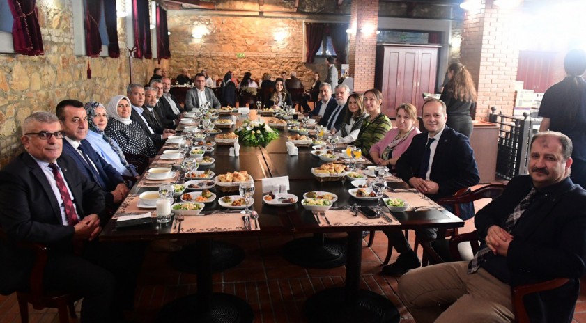 Rektör Adıgüzel, üniversite yönetimiyle iftarda buluştu