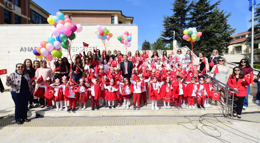 Minikler 23 Nisan’ı coşkuyla kutladı
