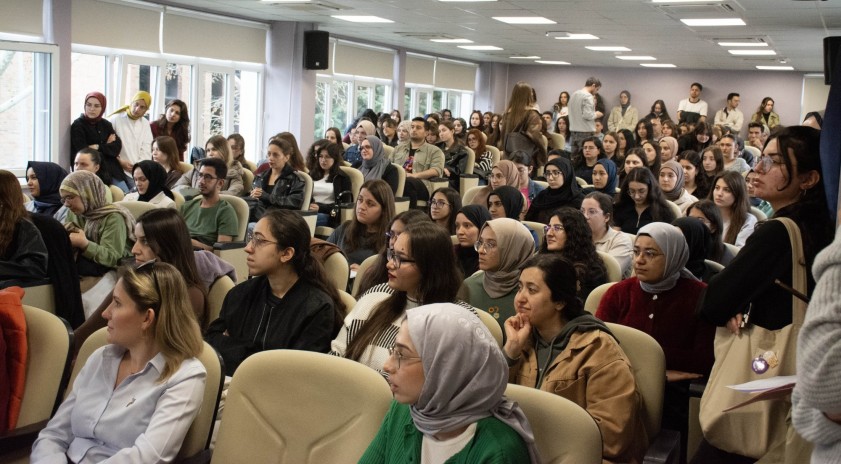 Dil ve Konuşma Terapisi Bölümü öğrencileri meslek profesyonelleriyle buluştu