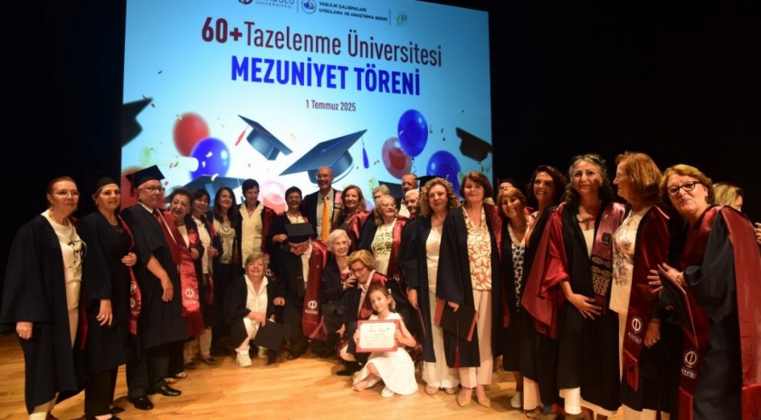 Anadolu Üniversitesi 2024-2025 Akademik Yılı “60+ Tazelenme Üniversitesi” mezunlarını uğurladı