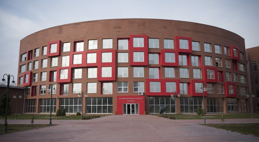 Disiplinlerarası yaklaşım ve uluslararası eğitim kalitesiyle geleceğin medya profesyonellerini yetiştiriyoruz