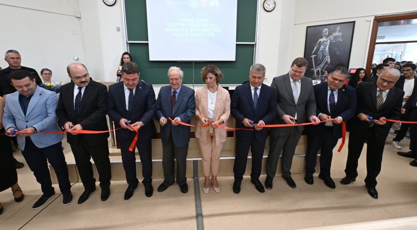 Anadolu Üniversitesi 2025-2026 Hukuk Fakültesi Akademik Açılış Töreni gerçekleştirildi