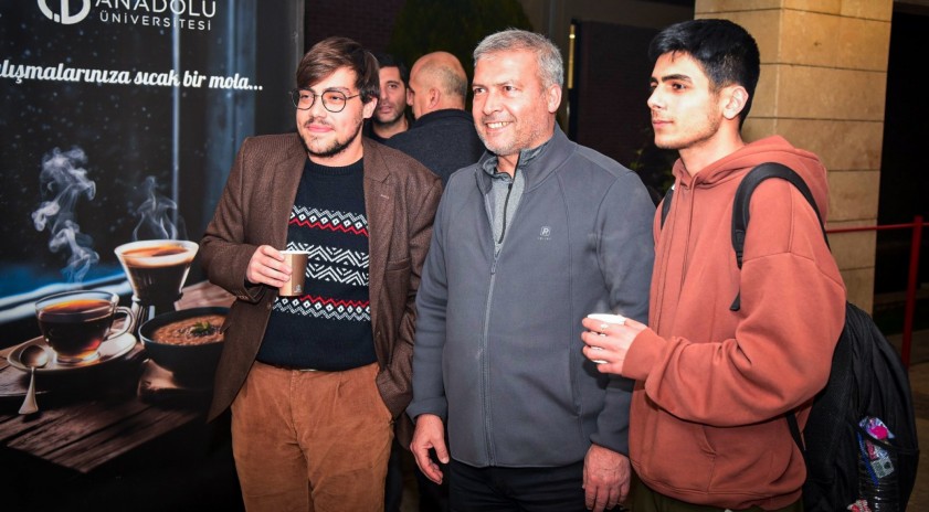 Anadolu Üniversitesi’nden Sınav Haftasında Öğrencilere Sıcak İkram Desteği