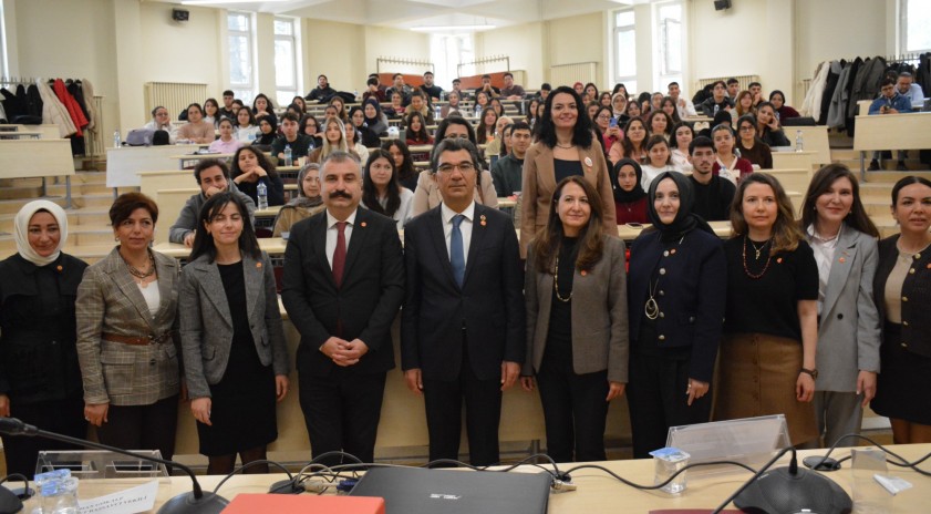 KADEM Eskişehir tarafından “Şiddetin Anatomisi ve Çözüm Yolları” paneli gerçekleştirildi