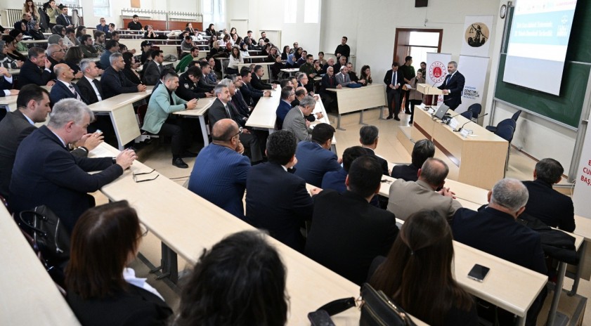 Hukuk Fakültesinde “Türk Ceza Adaleti Sisteminde, 20. Yılında Denetimli Serbestlik” konferansı gerçekleştirildi