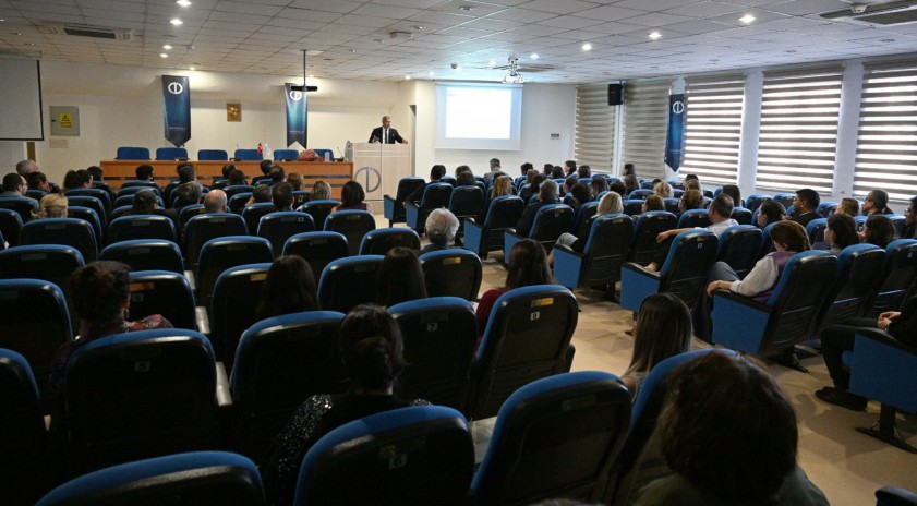 Rektör Adıgüzel, Eczacılık Fakültesi Akademik Kurul Toplantısına katıldı
