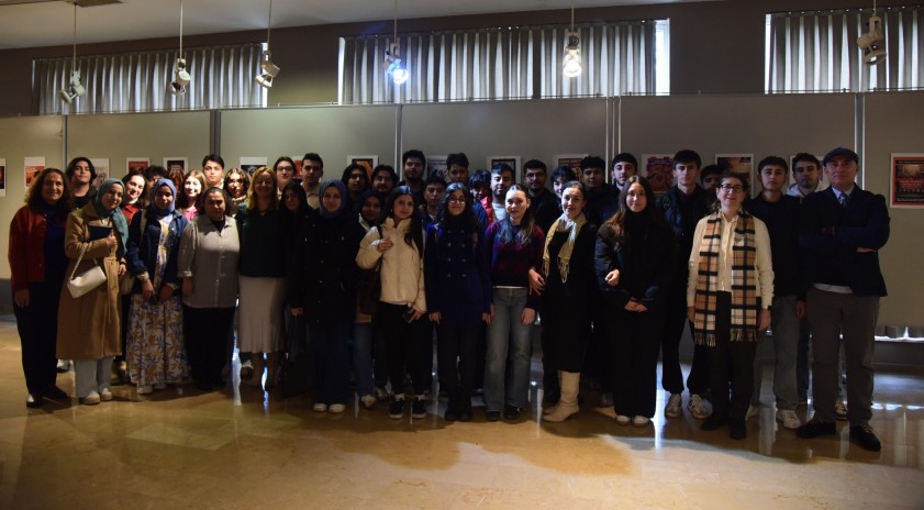 İİBF’de, Kadına Yönelik Şiddet Konulu Yapay Zekâ Tasarım Afiş Sergisi açıldı    