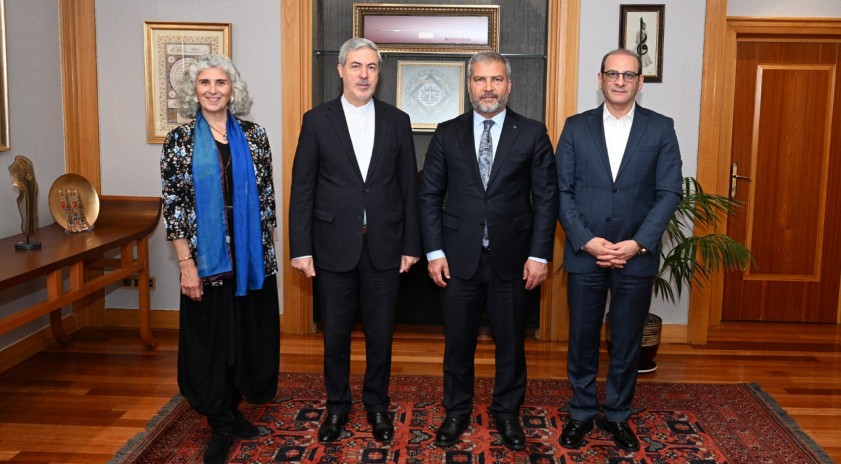 İran Kültür Müsteşarı Dr. Nazemi’den Anadolu Üniversitesi’ne Ziyaret