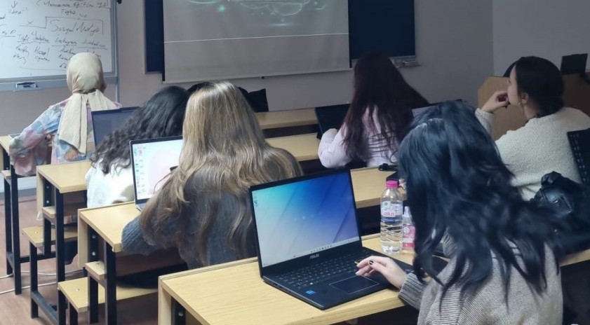 Anadolu Üniversitesinde dijital dönüşüm Yapay Zekâ Akademisi ile devam ediyor