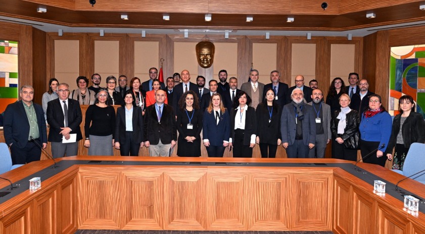 Anadolu &Uuml;niversitesi Edebiyat Fak&uuml;ltesinde Kalite Seferberliği: 6 B&ouml;l&uuml;m Birden FEDEK Akreditasyonu Aldı