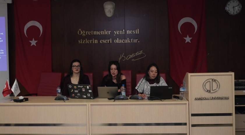 Tiyatro Kul&uuml;b&uuml;&rsquo;nden &ldquo;Tiyatroda Kadın&rdquo; semineri 