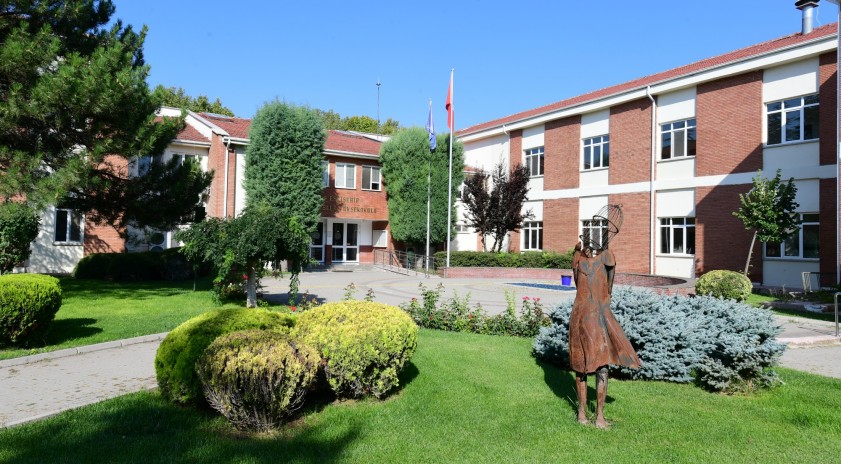 Anadolu &Uuml;niversitesi EMYO, TURAK tarafından akredite edildi