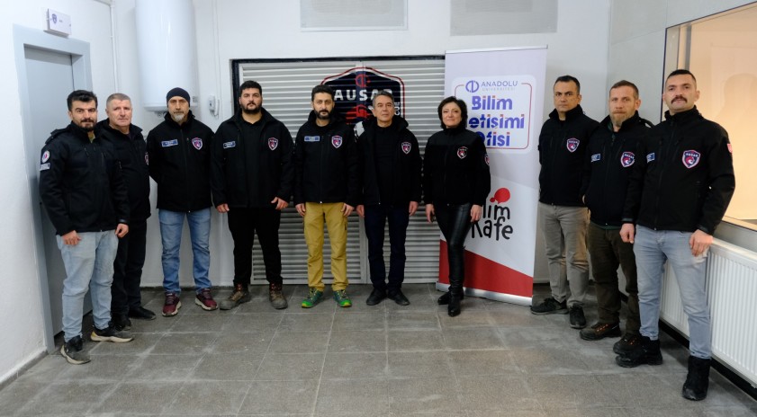 Anadolu &Uuml;niversitesi Arama Kurtarma Ekibi (AUSAR), deprem ger&ccedil;eğine dikkat &ccedil;ekti