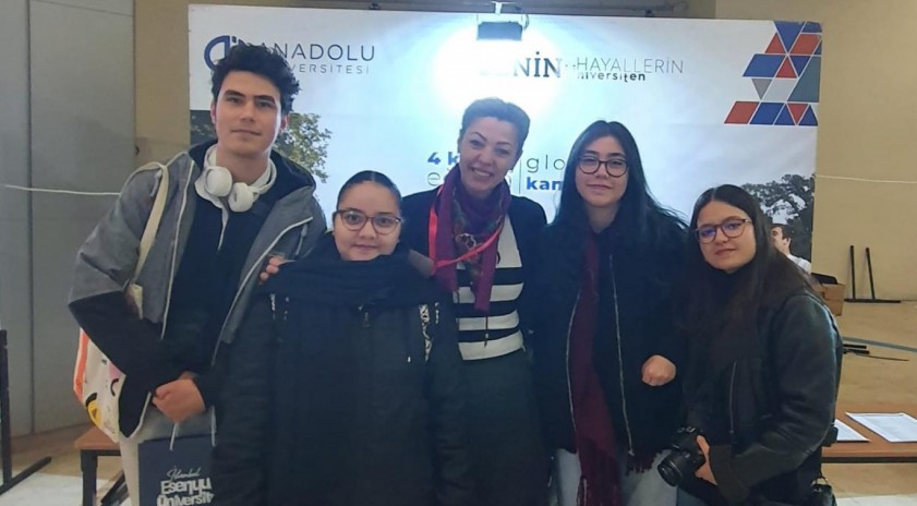 Anadolu &Uuml;niversitesi İzmir&rsquo;de yoğun ilgi g&ouml;rd&uuml;