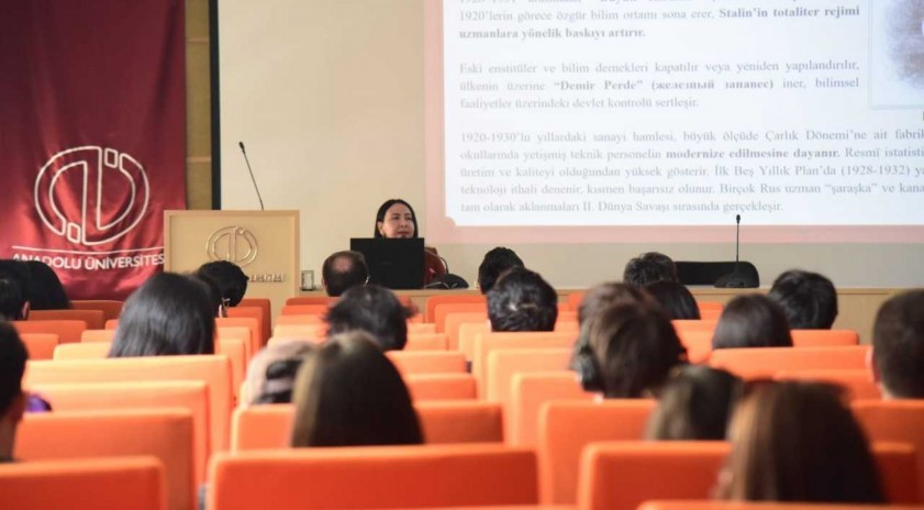 Edebiyat Fak&uuml;ltesi&rsquo;nde &ldquo;Rus Bilim Nesri&rdquo; konulu seminer d&uuml;zenlendi