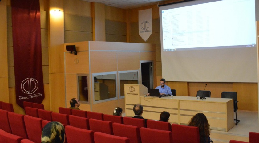 Eski Anadolu T&uuml;rk&ccedil;esinde nezaket b&uuml;t&uuml;nc&uuml;l bir strateji olarak g&ouml;r&uuml;l&uuml;yor