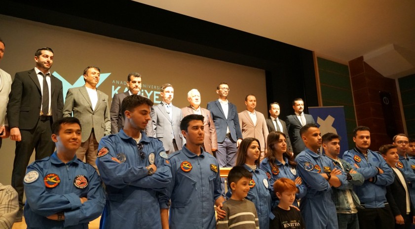 Sekt&ouml;rden &ouml;nemli isimler &ouml;ğrencilerle buluştu