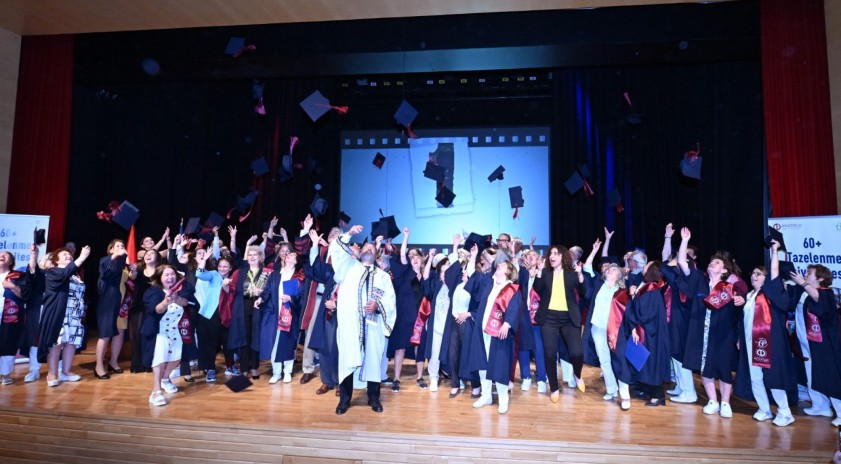 Tazelenme &Uuml;niversitesi&rsquo;nde Mezuniyet Heyecanı: 3. Mezunlarını Verdi