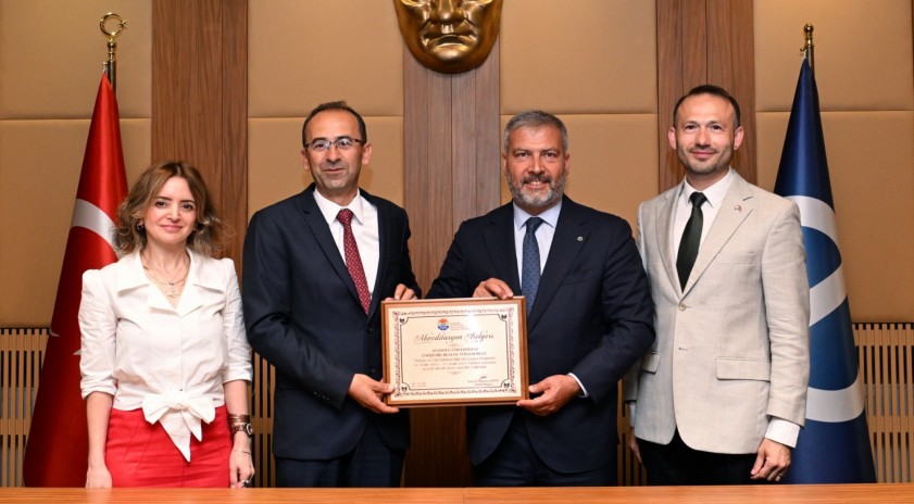 TURAK&rsquo;tan Anadolu &Uuml;niversitesi EMYO&rsquo;ya akreditasyon plaketi