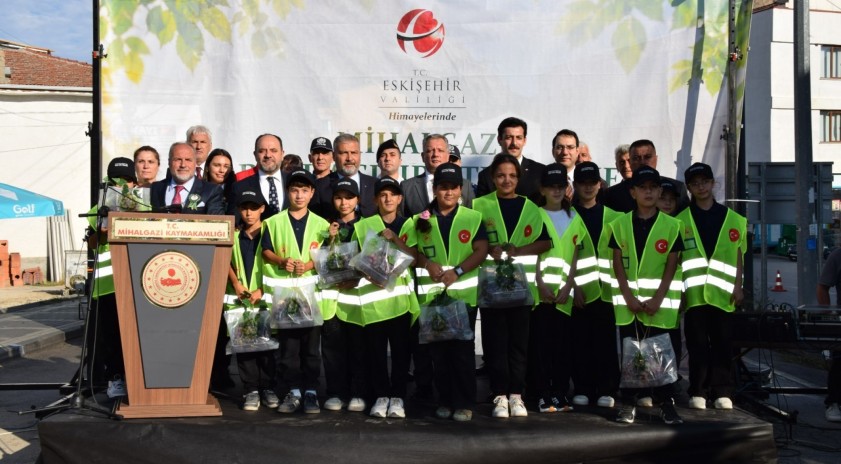 Rekt&ouml;r Adıg&uuml;zel, Mihalgazi&rsquo;de Tarımda Sıfır Atık Projesi programına katıldı